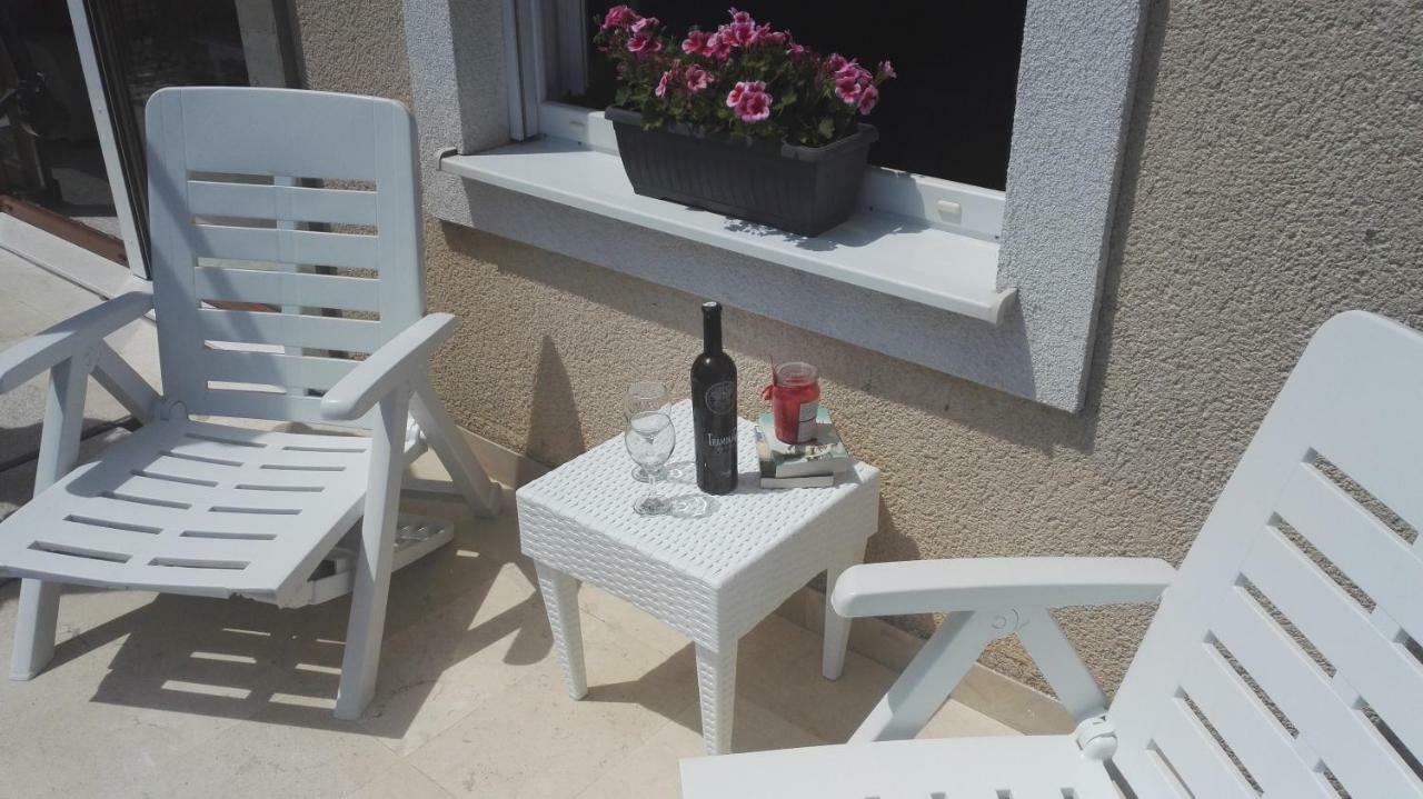 Apartmani Ljubica Kaštela Exterior foto